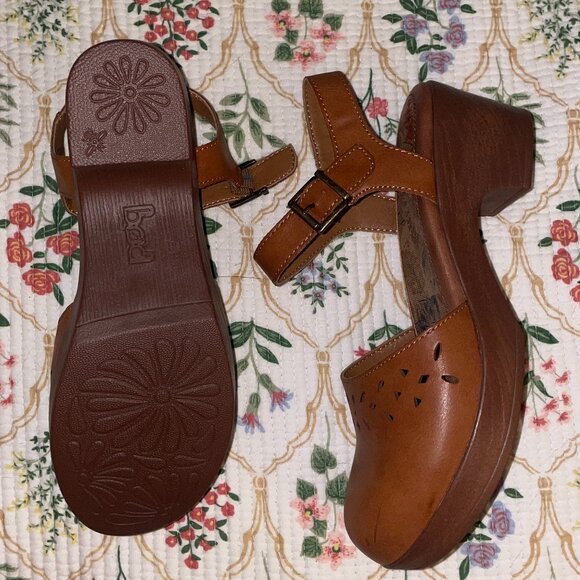 Born Jasmine Brown Closed Toe Mary Jane Clogs Heels Mules - Picture 2 of 2